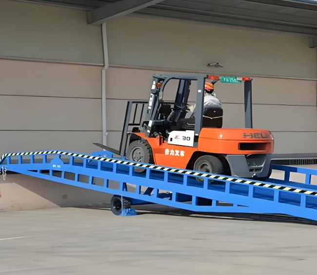 常德移动式卸货平台（叉车用）